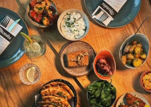 Eindrücke aus dem Restaurant Mezedes, © Instagram.com/mezedes_hamburg