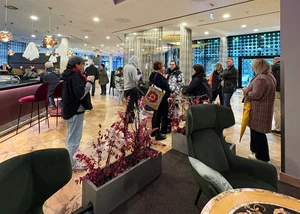 Collage: Onyx Hotel Lobby und Restaurant