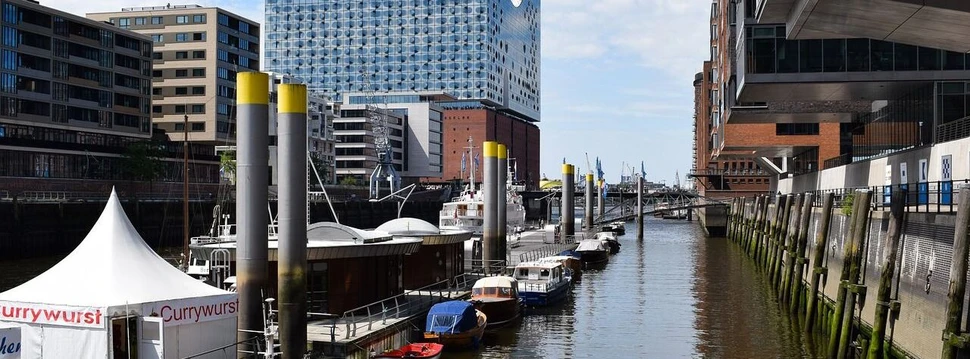 HafenCity mit Blick auf die Elbphilharmonie