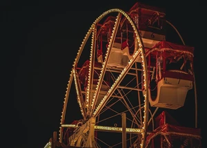Weihnachtliches Riesenrad Weihnachtliches Riesenrad, © Mariya / pixabay.com