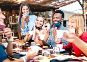 Corona-Infektionslage in Hamburg stabil Senat beschließt weitere Öffnungen, © iStock.com/ ViewApart