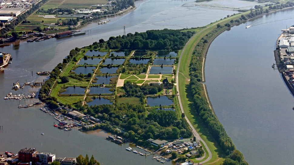 Luftaufnahme der Wasserkunst Elbinsel Kaltehofe