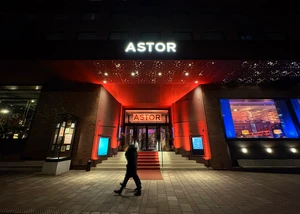 Außenansicht der ASTOR FilmLounge HafenCity