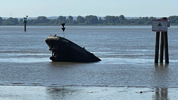 Galerie-Bild 5: Schiffswrack Uwe in Blankenese