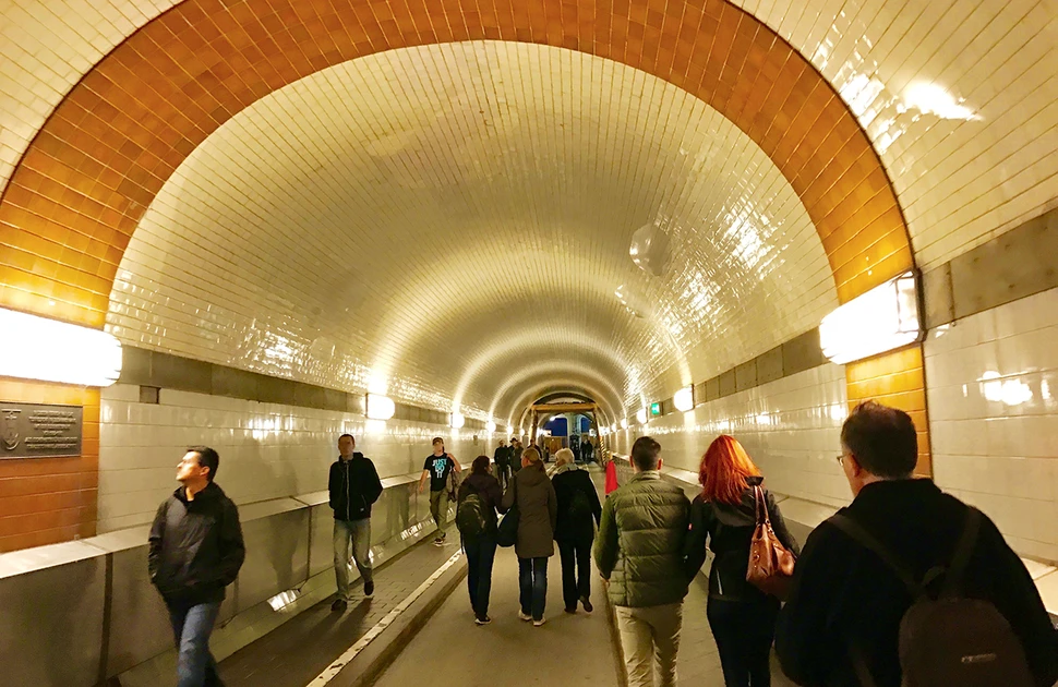 sankt-pauli-elbtunnel-sebastian-weber-rosinenfischer-hamburg sankt-pauli-elbtunnel-sebastian-weber-rosinenfischer-hamburg