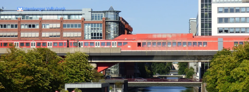 S-Bahn Station Hammerbrook mit S-Bahn