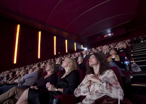 Ein gefüllter Kinosaal vom CinemaxX Dammtor