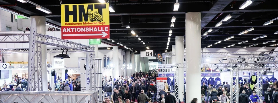 Besucher bei der Messe Hamburger Motorrad Tage