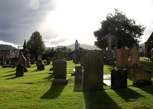 Grabsteine auf einem Friedhof