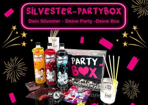 drei Likörflaschen, Wunderkerze, Bleigießen und ein Karton mit der Aufschrift Party Box