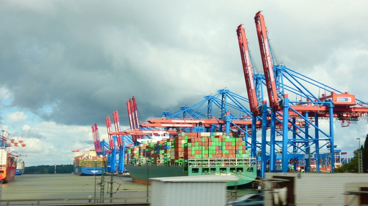 Galerie-Bild 3: Kräne im Containerterminal Burchardkai