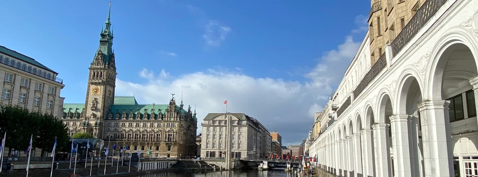 Hamburger Rathaus & Alsterarkaden, © Redaktion hamburg-magazin.de