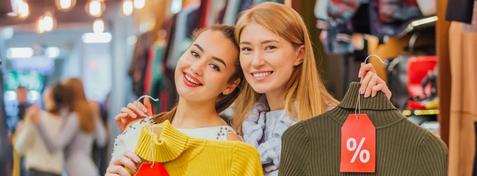 Shopping im Outlet, © iStock/Andrii Bicher