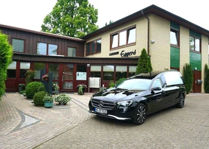 Firmensitz von Bestattungen Eggers in Hamburg-Poppenbüttel Firmensitz von Bestattungen Eggers in Hamburg-Poppenbüttel, © Bestattungen Eggers