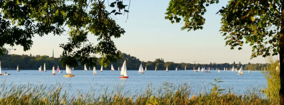 Segeln auf der Alster, © istock.com/OlgaYu