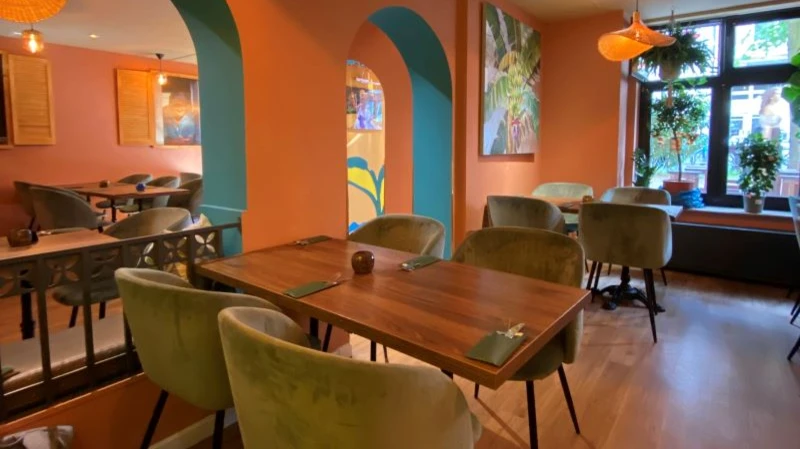 Farbenfroher Gastraum des brasilianischen Restaurants Xodó Gastraum des Restaurants Xodó, © hamburg-magazin.de