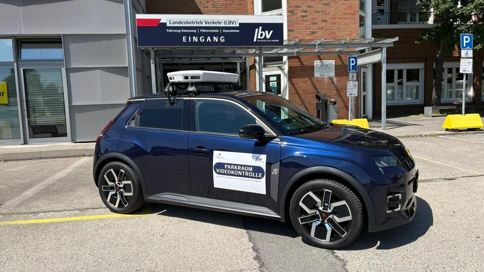 Ein speziell ausgestattetes Scan-Fahrzeug