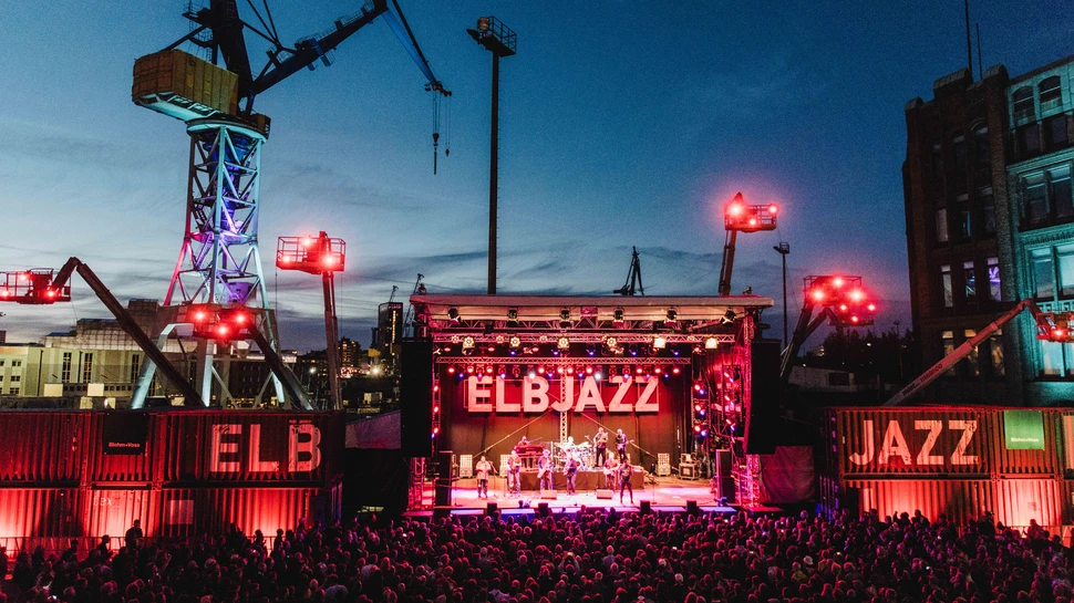 Bühne vom Elbjazz Festival by night