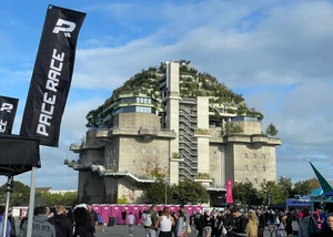 Laufevent Pace Race auf dem Heiligengeistfeld, im Hintergrund der Grüne Bunker
