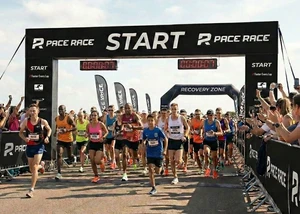Läufer beim Start eines Laufwettbewerbs