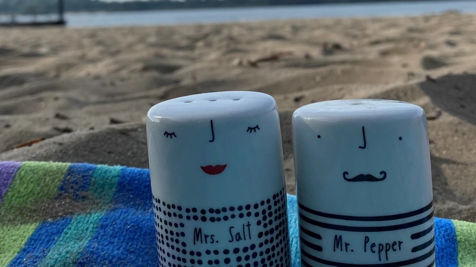 Menagen im Sand vom Elbstrand