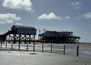Pfahlbau am Strand von St. Peter-Ording