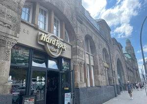Eingang des Hard Rock Cafés