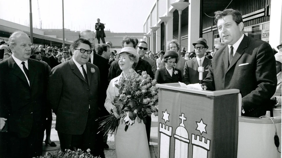 schwarz-weiß Foto der Elbe-Einkaufszentrum Eröffnung 1966