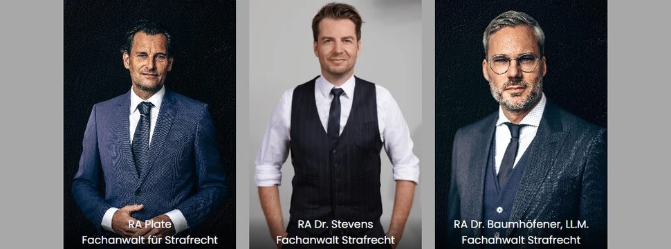 einzelne Abbildung von drei Rechtsanwälten