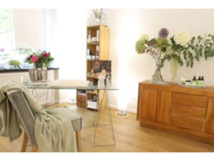 Galerie-Bild 9: Dagmar Beckers aus Hamburg von Beckers Dagmar (Feinschliff-Cosmetics & Nails, Nagelstudio)