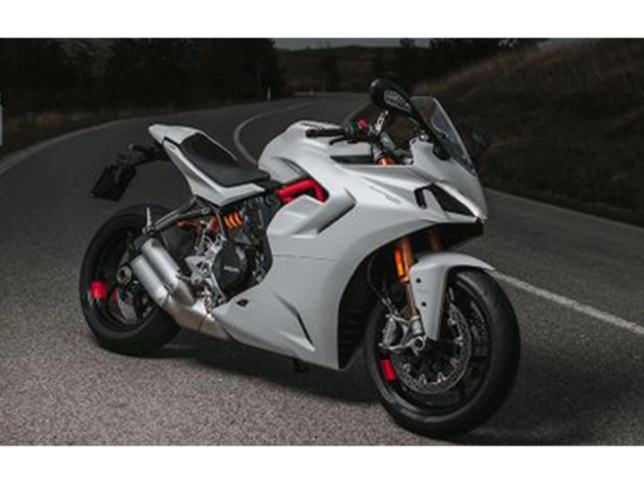 Galerie-Bild 1: Ducati Hamburg Motorradhandel aus Hamburg von Ducati Hamburg Motorradhandel , Marmull u. Rudolph GmbH