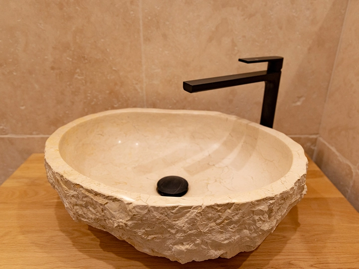 Galerie-Bild 3: Max Florian Heilmann aus Hamburg von Max Florian Heilmann , Steinmetzbetrieb