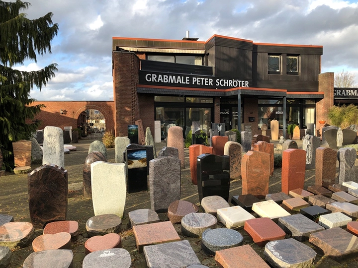 Galerie-Bild 2: Peter Schröter aus Hamburg von Peter Schröter GmbH (Grabmale)