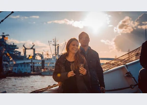 Abendsegeln auf der Elbe an Pfingsten