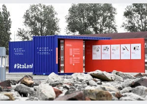 Der Ausstellungscontainer in der KZ-Gedenkstätte Neuengamme
