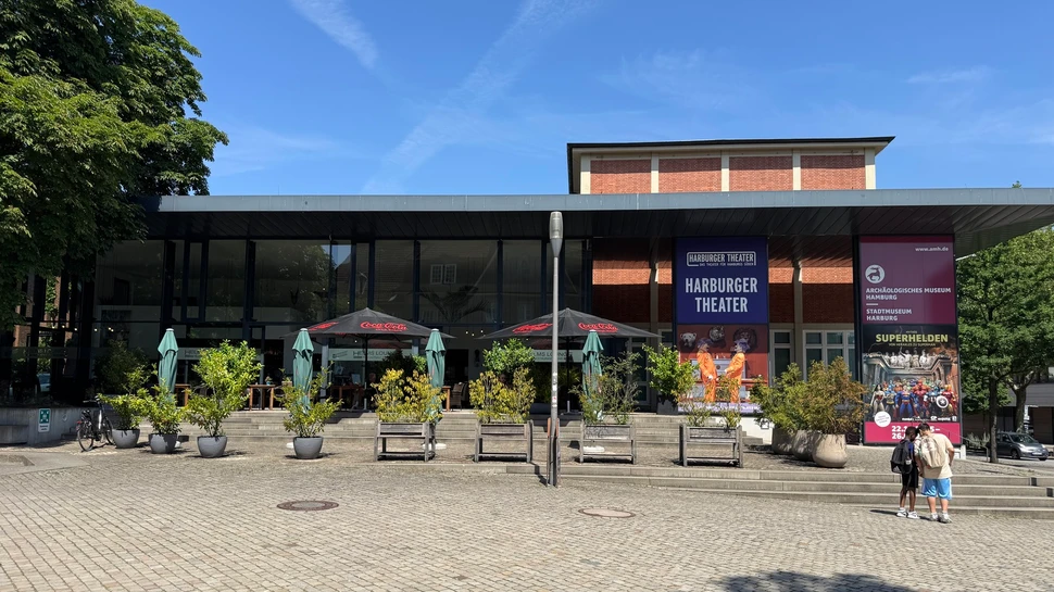 Archäologisches Museum und Harburger Theater