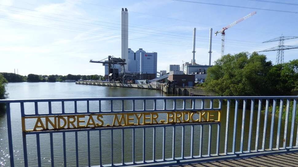 Geländer der Andreas-Meyer-Brücke mit Schriftzug