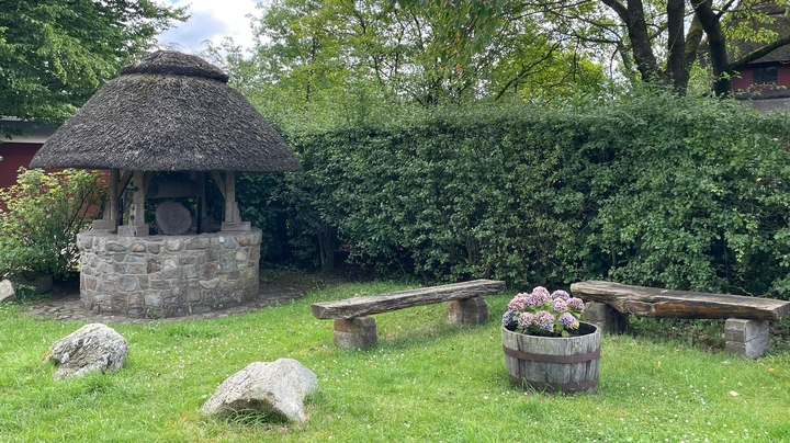 Galerie-Bild 1: Alter Brunnen in Sülldorf