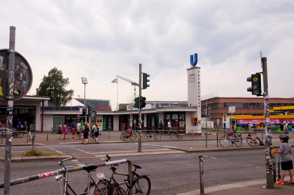 Treffpunkt: U-Bahnhof Feldstraße