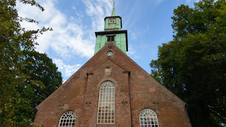 Galerie-Bild 3: Nienstedtener Kirche