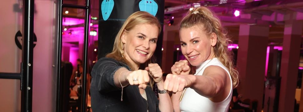 Andrea Lüdke und Natalie Zimmermann bei der Eröffnung des Sports Club in Poppenbüttel