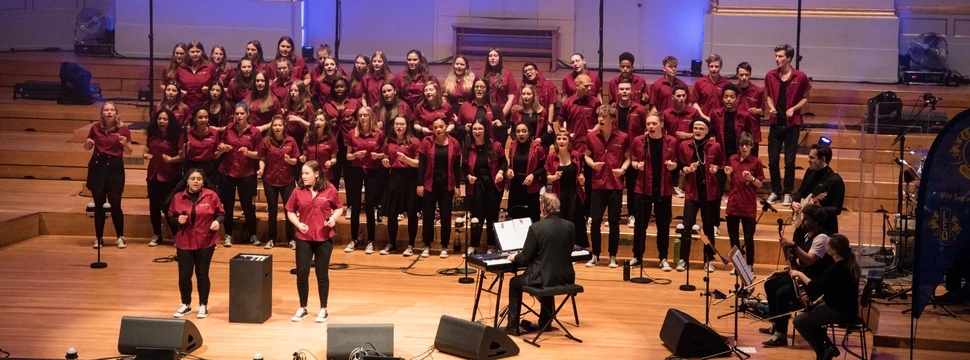 Gospel Train-Performance auf der Bühne