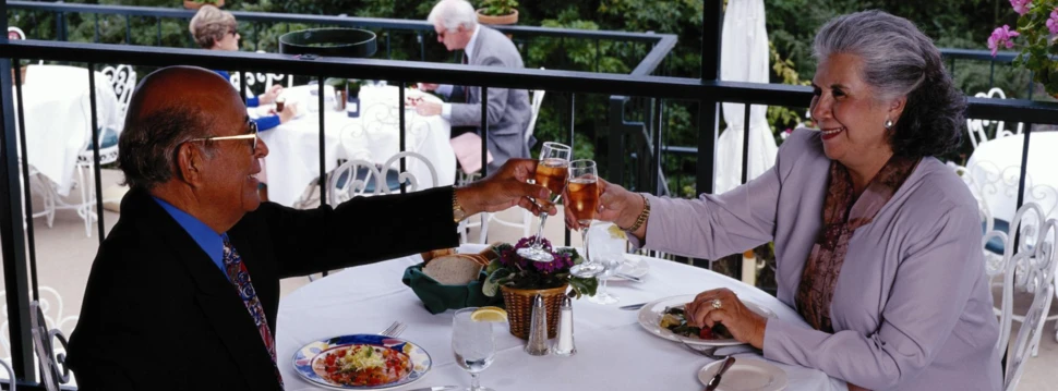 Senioren beim Essen, © hamburg-magazin.de