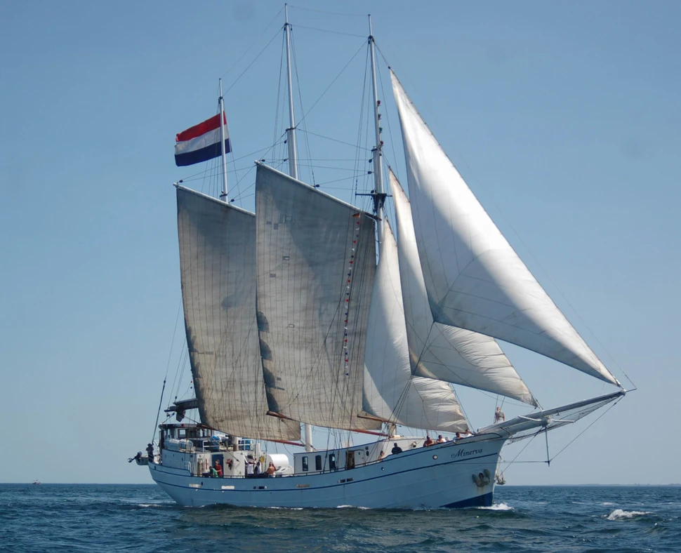 Minerva_under_Sail