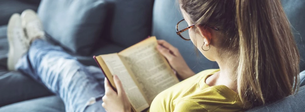 Buch lesen, © iStock.com/seb_ra