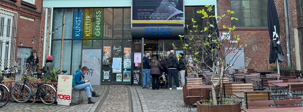 Außenansicht der Zeise Kinos