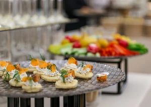 Teller mit Häppchen