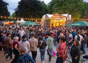 Menschenmenge auf der altonale 2025