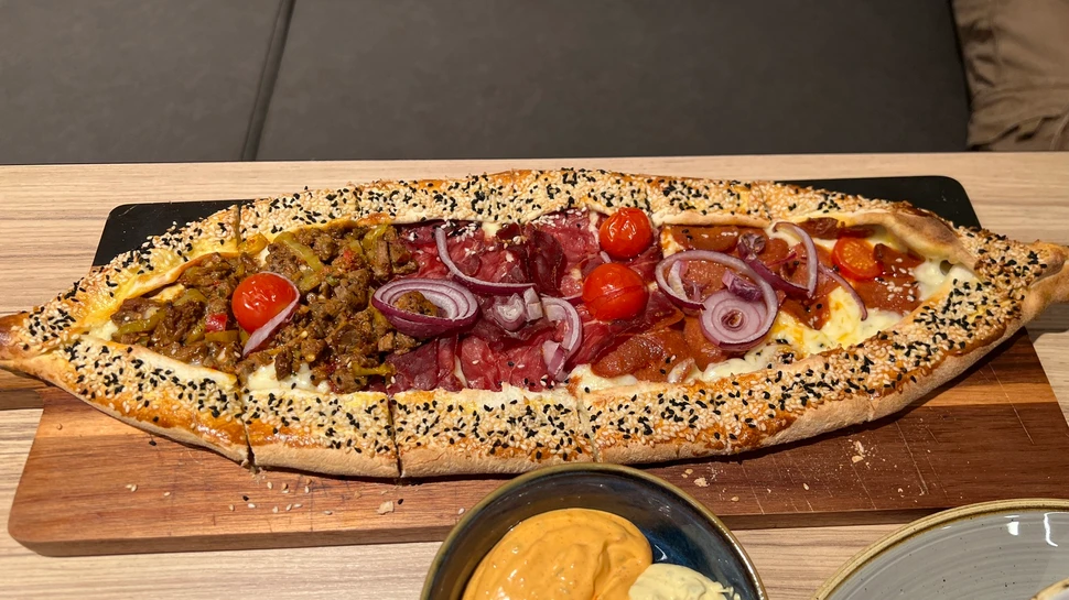 Pide im Four Brothers Kitchen in Hamburg Winterhude