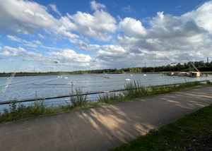 Wakeboard- und Wasserskianlage im Stadtpark Norderstedt
